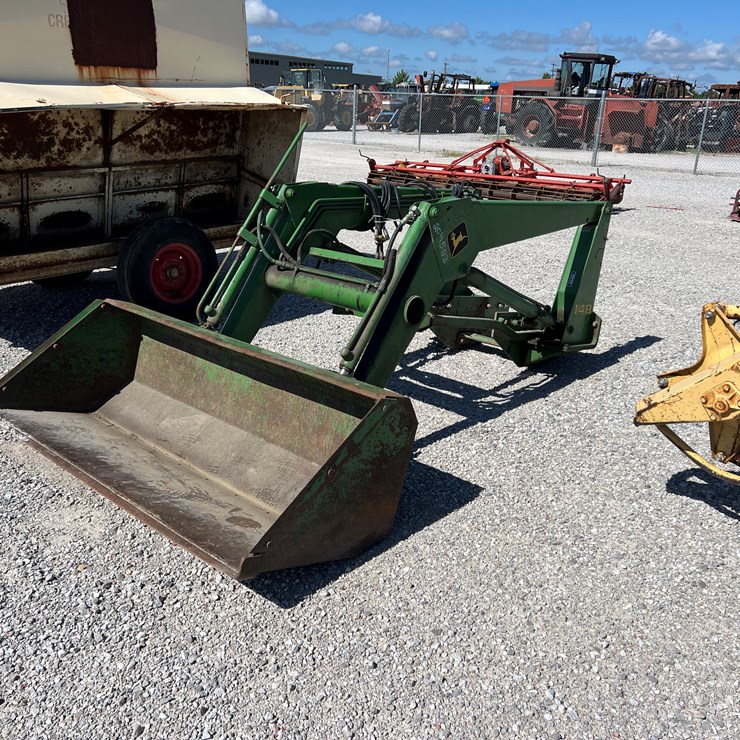 JOHN DEERE 148