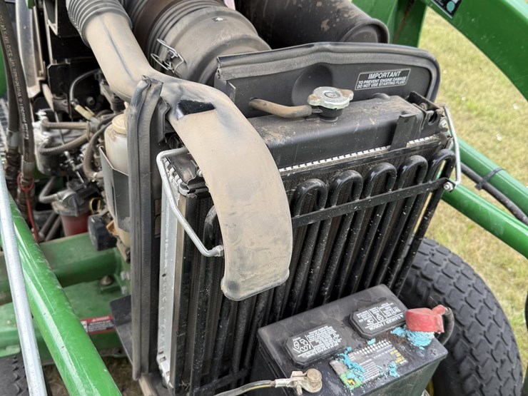 2010-john-deere-2720-image-17