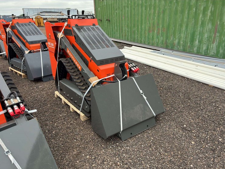 mini-skid-2024-hrc600-skid-steer-image-1