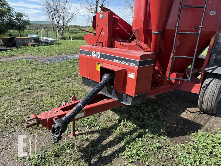 case-ih-1250-image-3