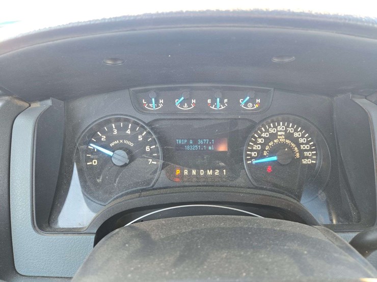 2013-ford-f150-xl-image-16