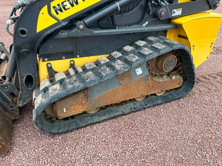 2015-new-holland-c232-image-7