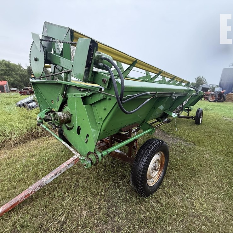 JOHN DEERE HEADER