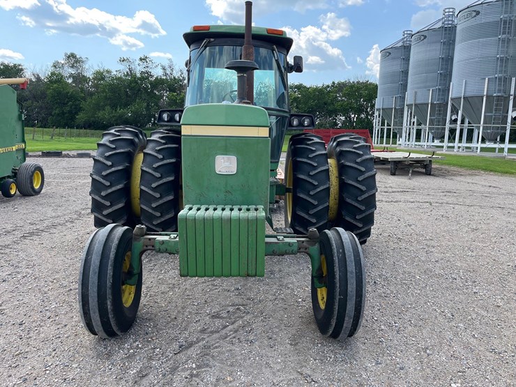 1981-john-deere-4240-image-3