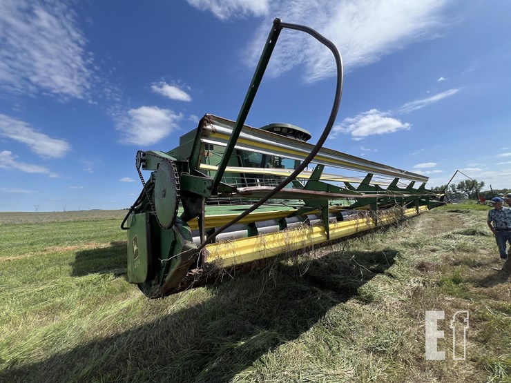 john-deere-224-image-3