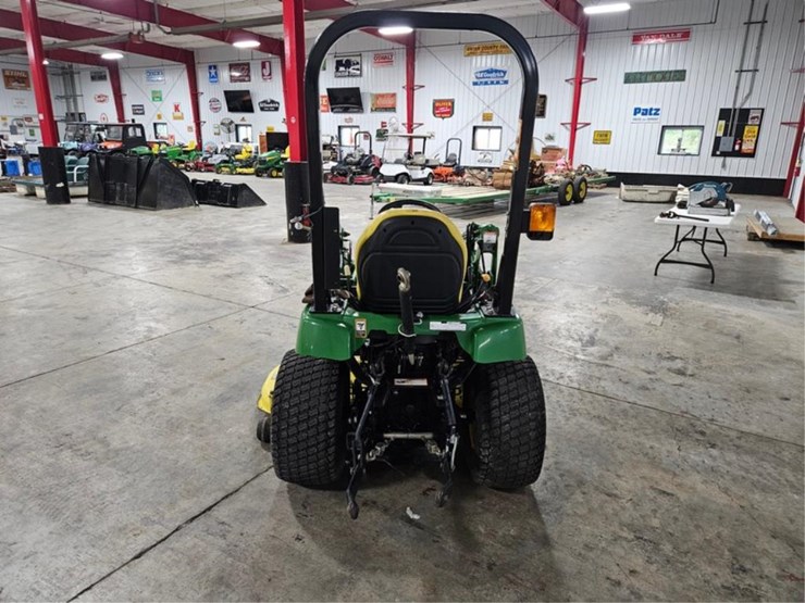 john-deere-2305-image-4