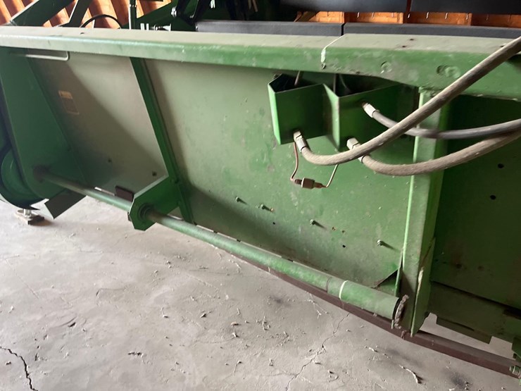 john-deere-220-image-9
