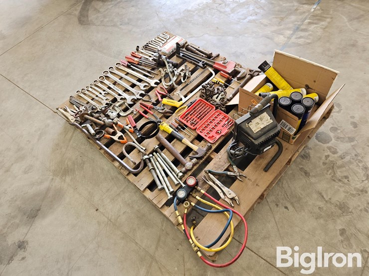 pallet-of-misc.-tools,-parts,-&-fasteners-image-6