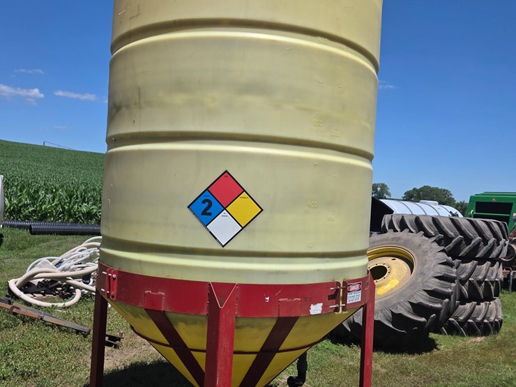 dultmeier-mp223ca-upright-poly-cone-bottom-tank-image-5