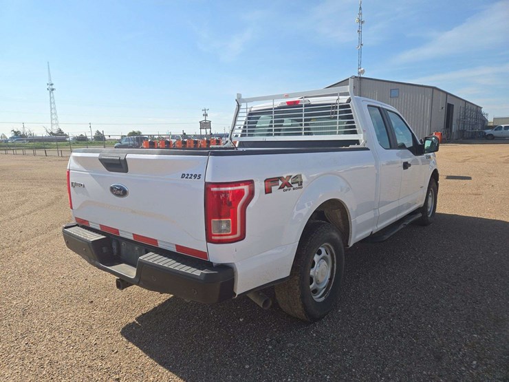 2015-ford-f150-xlt-image-3