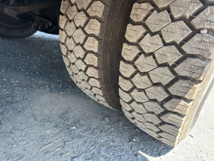 2011-ford-f450-image-12