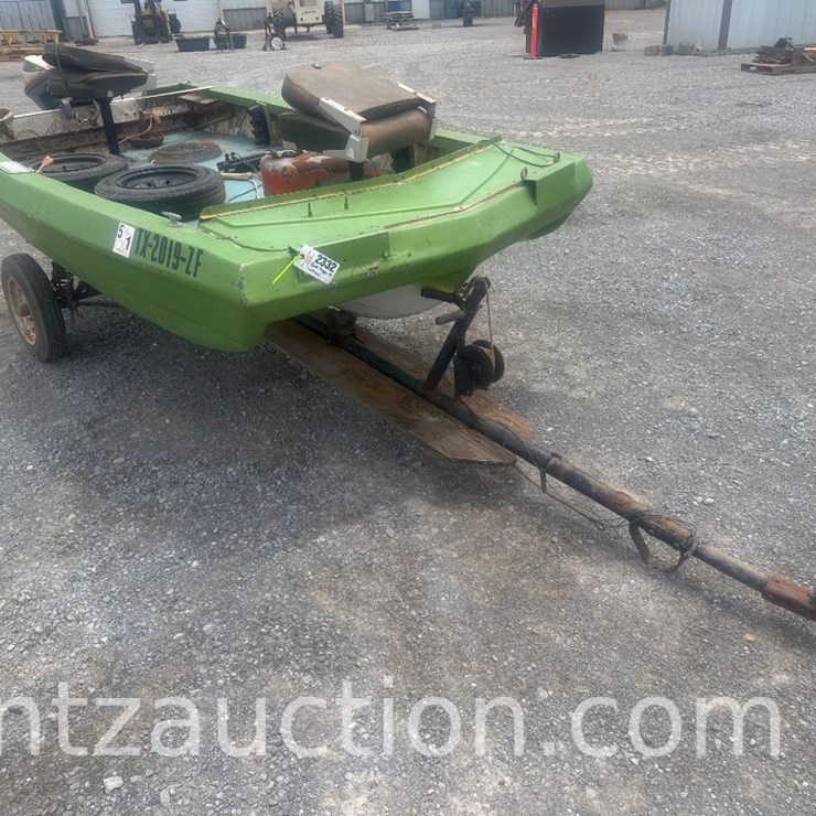10' BASS BUGGY W/ TRAILER, 7 HP EVINRUDE ENGINE,