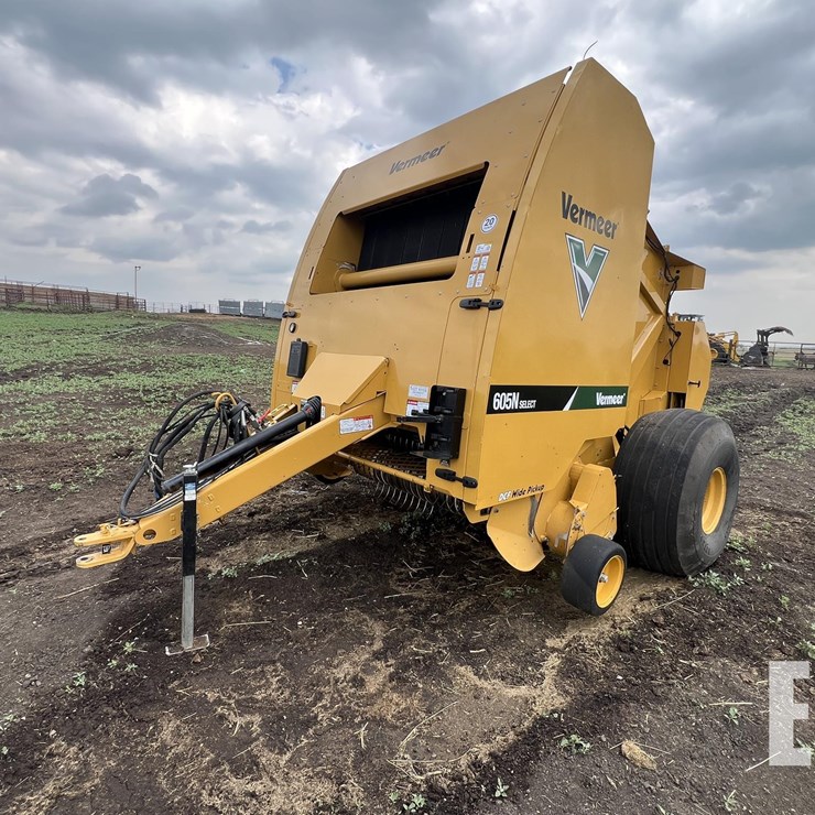2021 VERMEER 605N