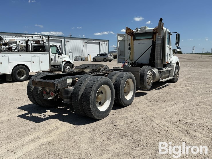 2008-freightliner-columbia-120-image-5