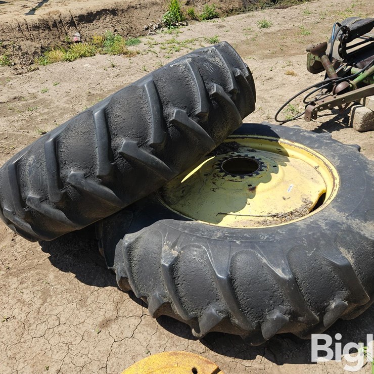 JOHN DEERE 4430