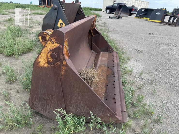 cat-2.38-yard-clam-bucket-image-3