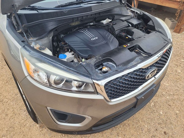 2017-kia-sorento-lx-image-16