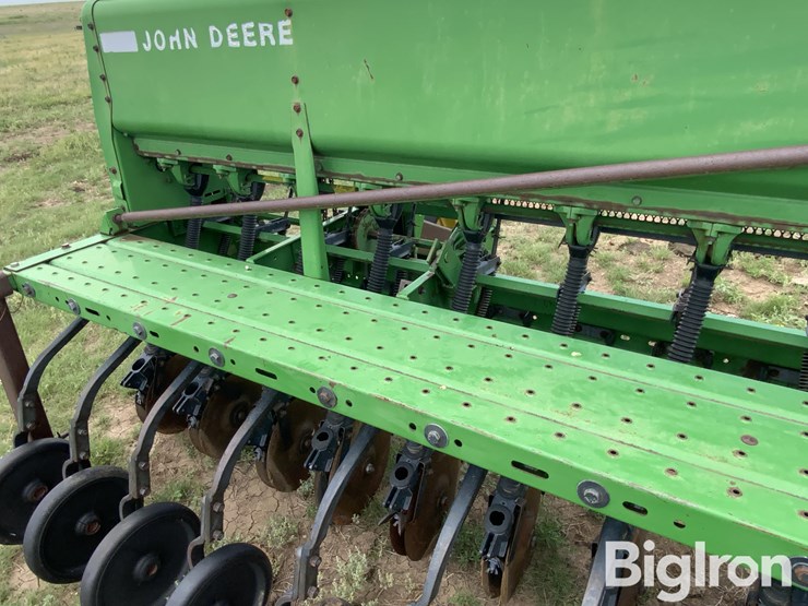john-deere-520-image-16