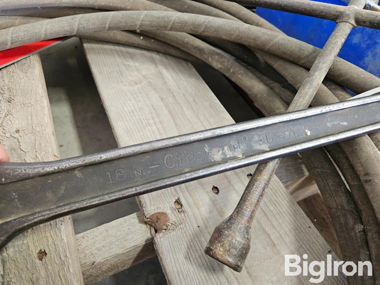 pallet-of-misc.-tools,-parts,-&-fasteners-image-7