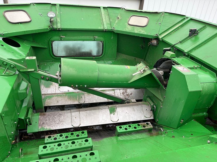 2011-john-deere-9770-sts-image-37