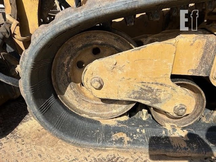 2021-caterpillar-259d3-image-15