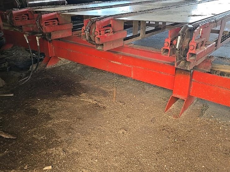#115-•-roll-case-with-conveyor-and-side-transfer-deck-image-17