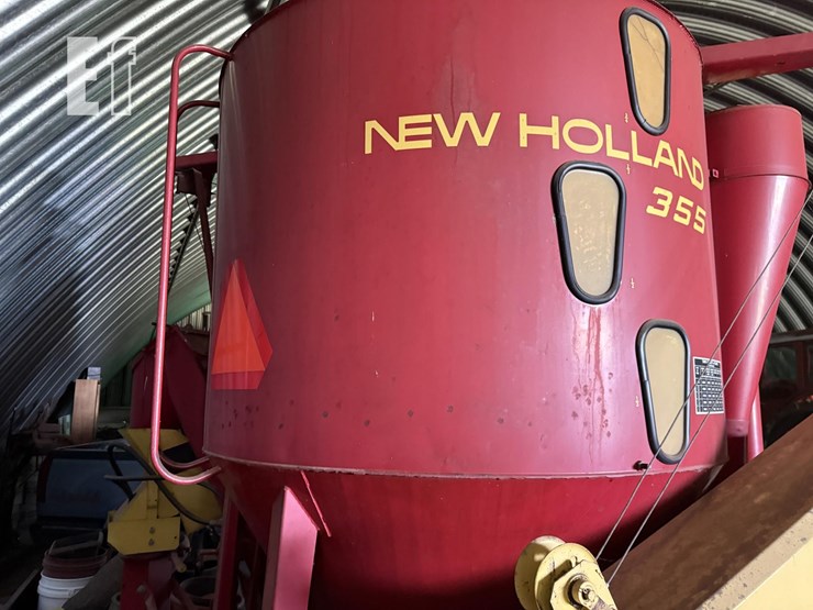 new-holland-355-image-2