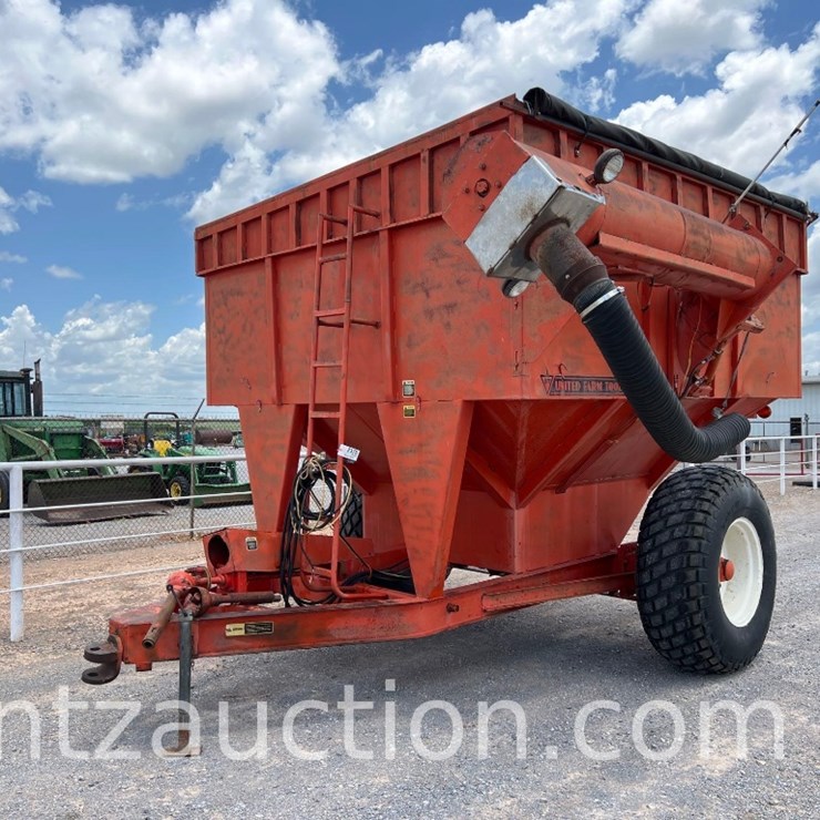 UNITED FARM TOOLS GRAIN CART, 400 BU.,