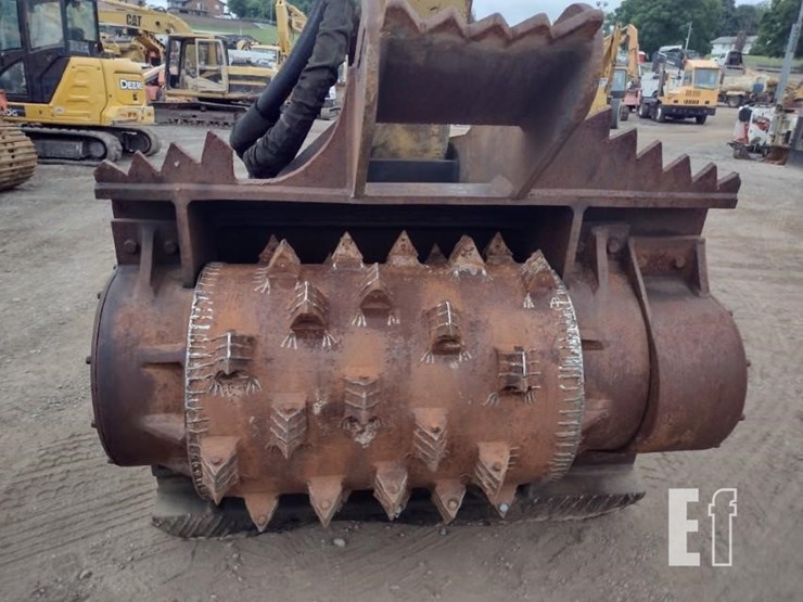 caterpillar-322l-image-15