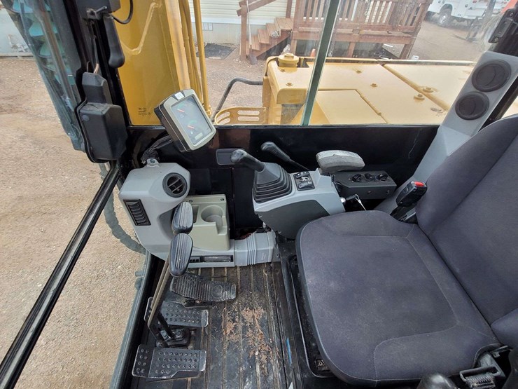 caterpillar-305-image-10