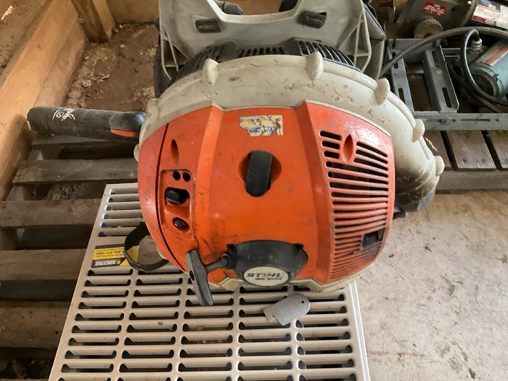 #162-•-stihl-leaf-blower-and-gas-heater-image-10