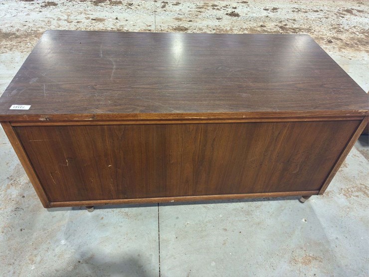 wooden-desk-image-5