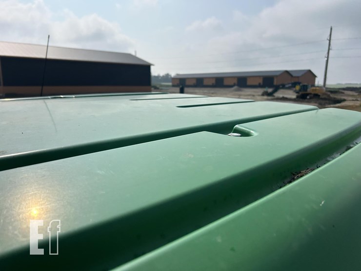 2005-john-deere-7520-image-47