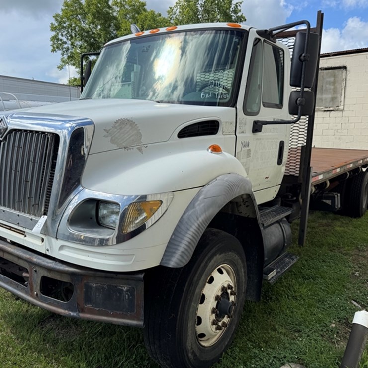 2005 INTERNATIONAL 7600