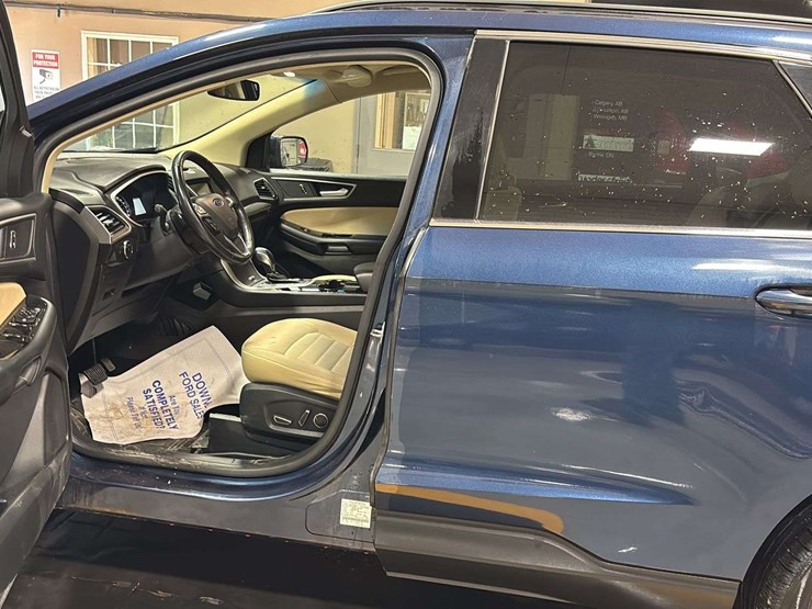 2017-ford-edge-image-9