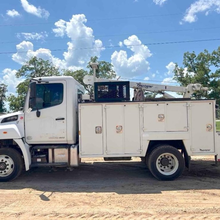 2018 HINO 258