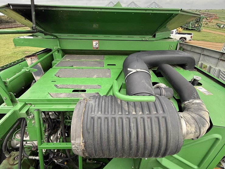 2001-john-deere-9750-image-33