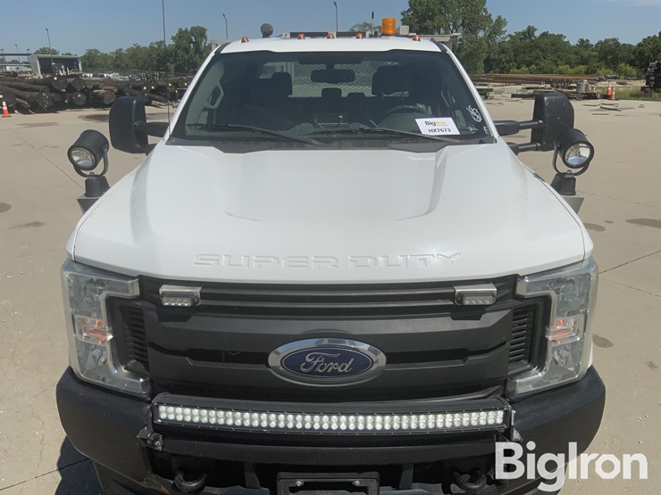 2017-ford-f350-xl-image-10