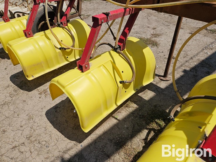 3-pt-hooded-row-crop-sprayer-image-13
