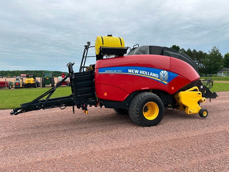 2014-new-holland-330-image-4