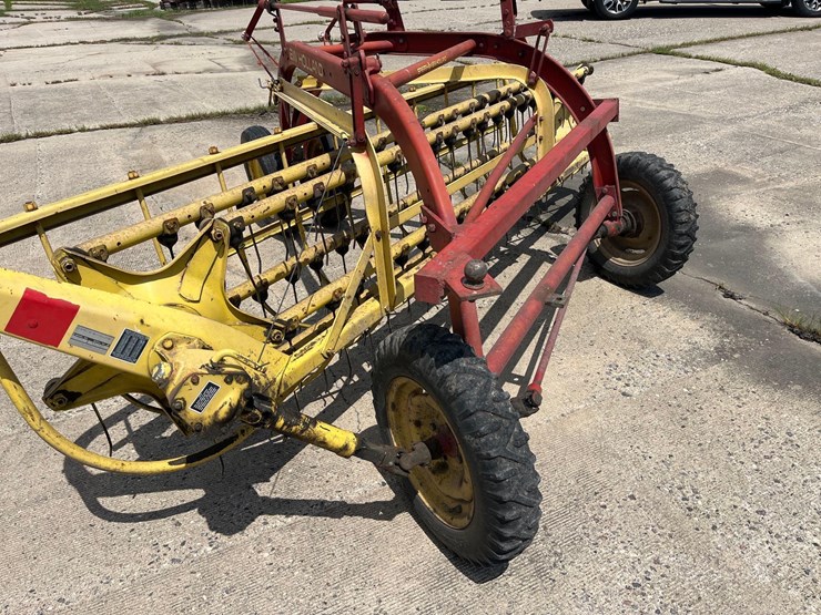 new-holland-258-image-3