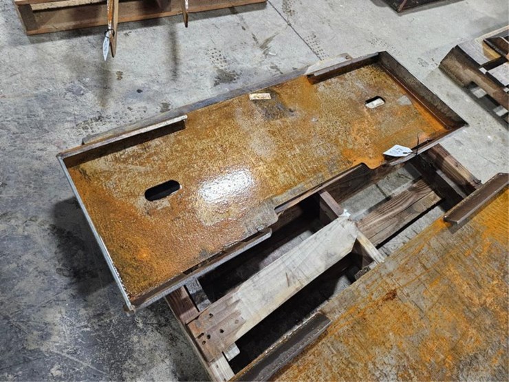 #410-•-new-kit-skid-steer-face-plate-image-3