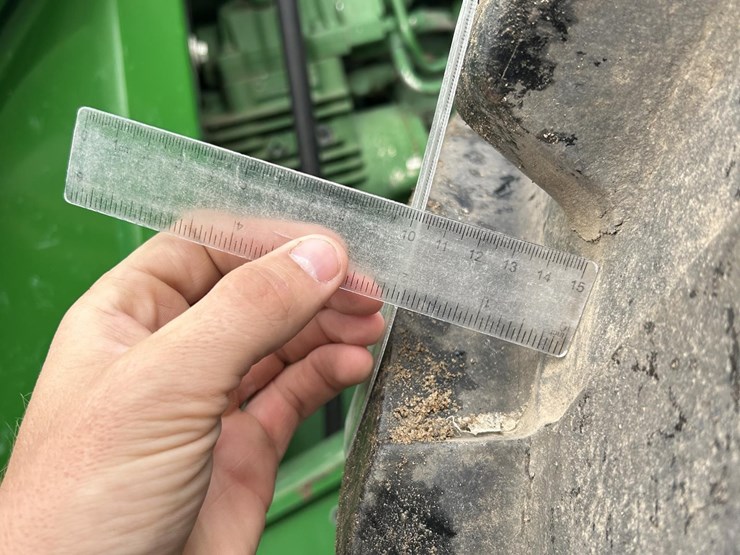 2017-john-deere-9620r-image-11