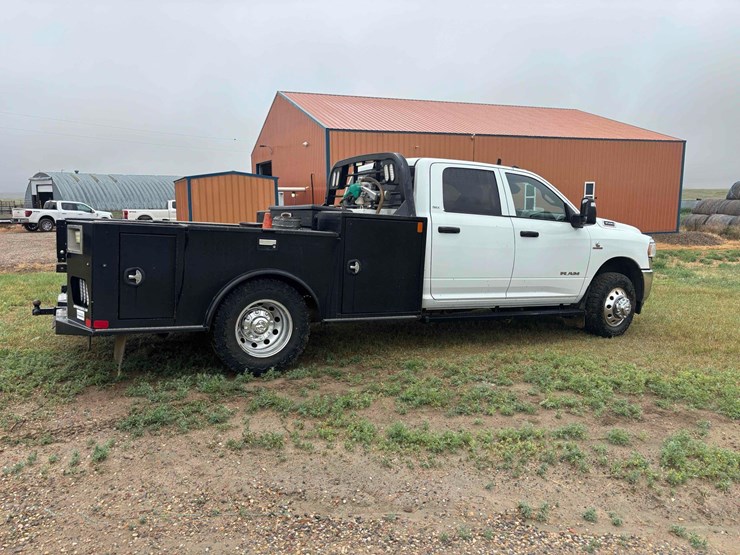 2023-ram-3500-pickup-image-6