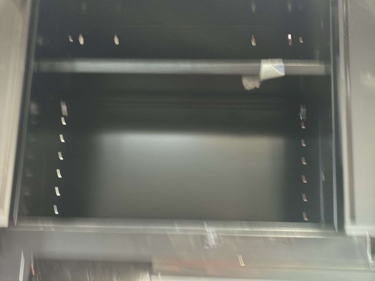 toolbox-w/-call-cabinets-image-10