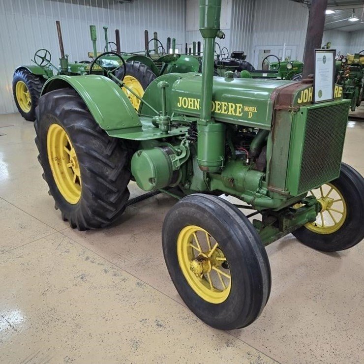 JOHN DEERE D