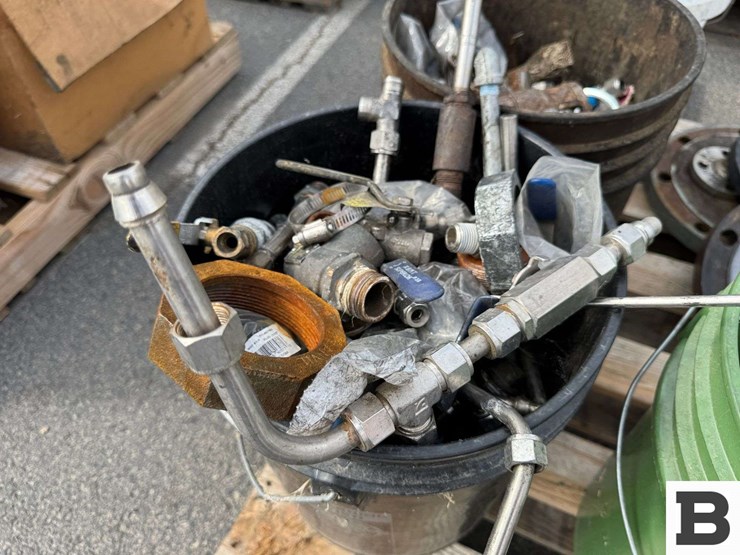 misc.-threaded-valves,-pipes-and-connectors-image-4