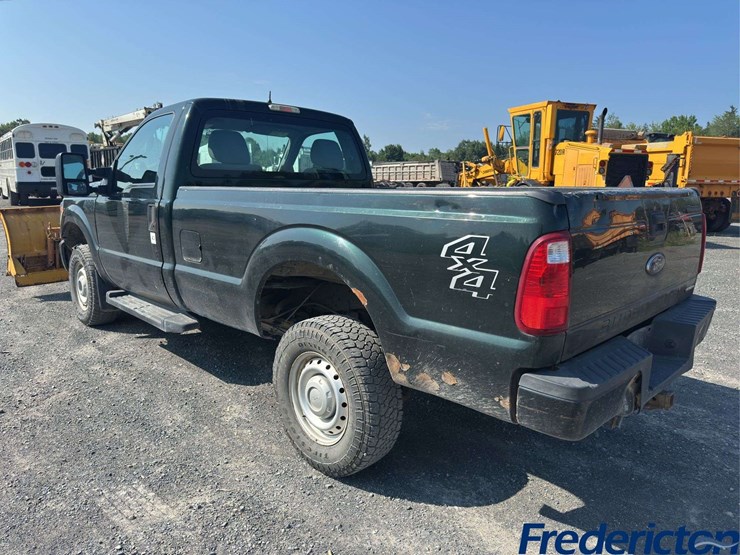 2014-ford-f250-xl-image-4