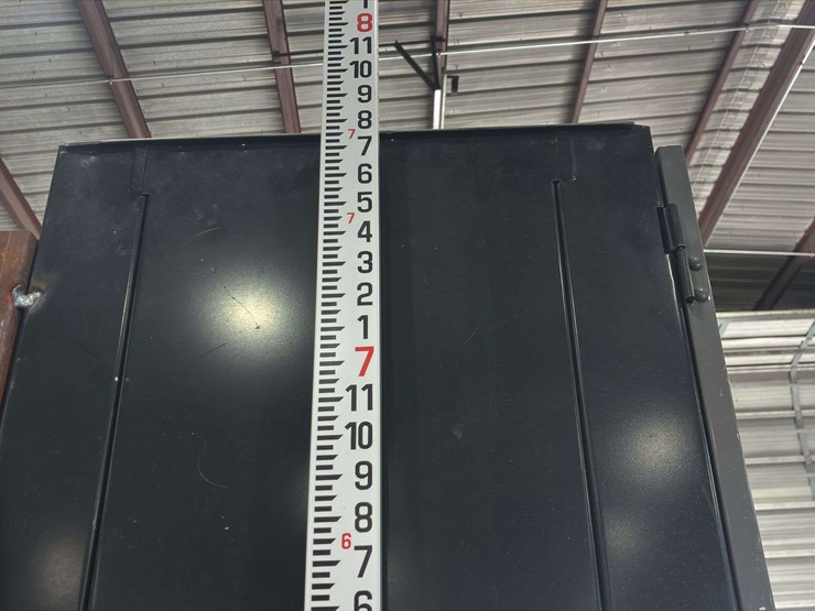 toolbox-w/-call-cabinets-image-22