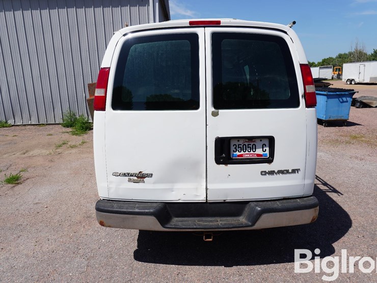 2004-chevrolet-express-1500-image-6